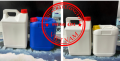 Bình 5 lít đựng nhớt, can nhựa 2 lít đựng nước rửa tay, can 1 lít đựng cồn, can nhựa 0.5 lít đen