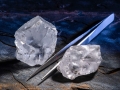 Đá moissanite là gì? Nên mua kim cương hay Moissanite?