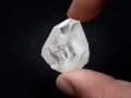 Bật mí những điểm khác biệt giữa kim cương thiên nhiên và đá tổng hợp