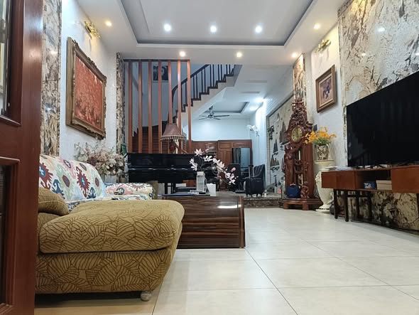 Bán nhà phố Ông Ích Khiêm, Ba Đình, ngõ nông, ô tô lùi cửa, 40m, 5 tầng, 12,2 tỷ